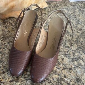 Life Stride Sz 7 AAAA Slingback Women's Alligator look slingback Shoes GUC